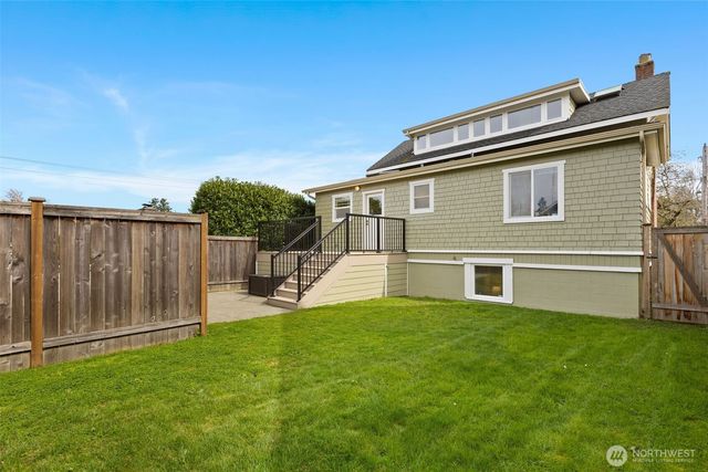 1427 MLK Jr Way, Seattle, WA 98122