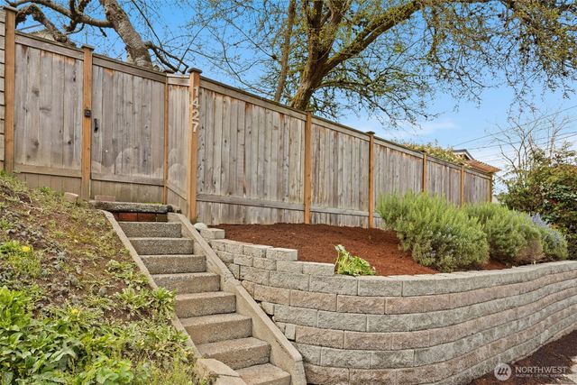 1427 MLK Jr Way, Seattle, WA 98122