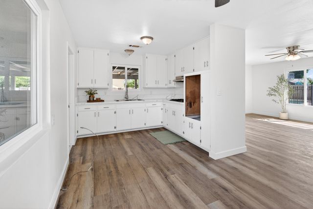 1119 W Dove Drive, Visalia, CA 93291