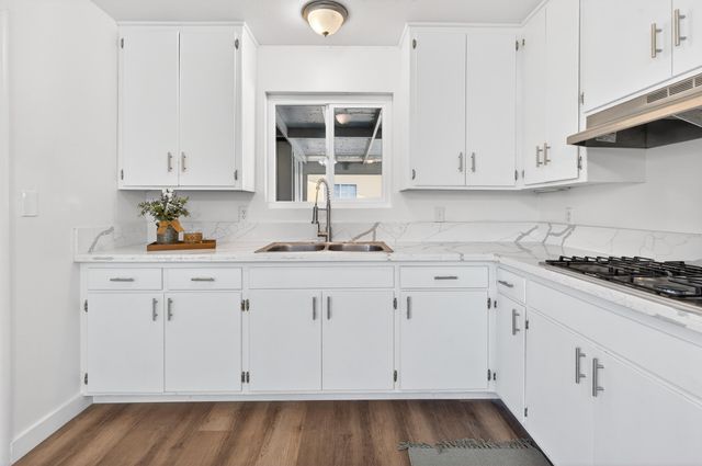 1119 W Dove Drive, Visalia, CA 93291