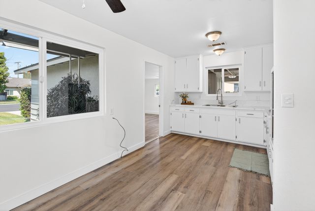 1119 W Dove Drive, Visalia, CA 93291