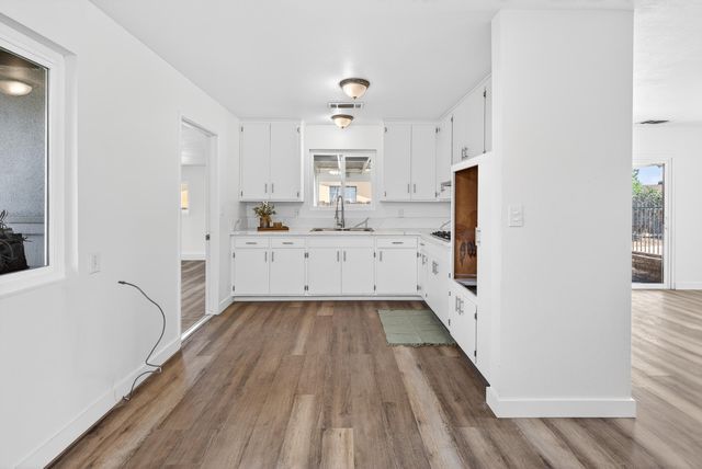 1119 W Dove Drive, Visalia, CA 93291