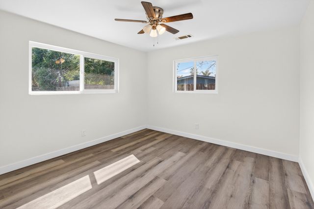 1119 W Dove Drive, Visalia, CA 93291