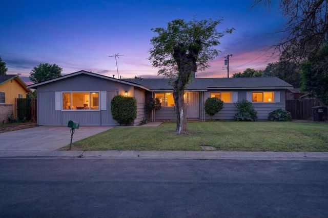 1119 W Dove Drive, Visalia, CA 93291