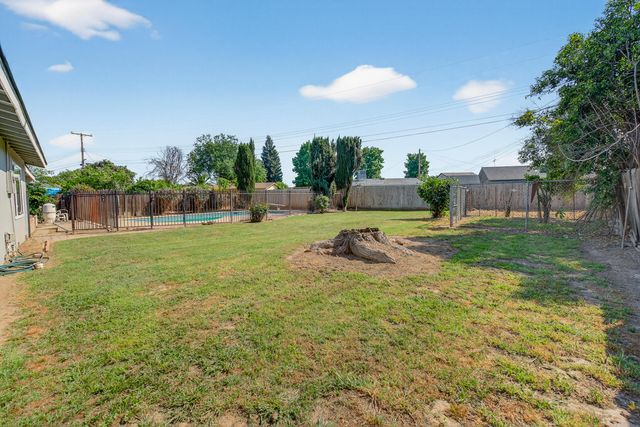 1119 W Dove Drive, Visalia, CA 93291