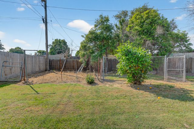 1119 W Dove Drive, Visalia, CA 93291
