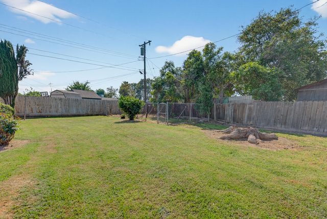 1119 W Dove Drive, Visalia, CA 93291