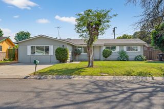 1119 W Dove Drive, Visalia, CA 93291