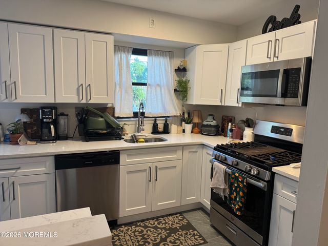 321 Spring Street 8, Red Bank, NJ 07701
