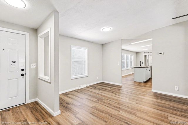 45822 Bonaventure Dr, Macomb Township, MI 48044