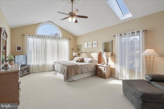 100 COTTAGE DR, Luray, VA 22835