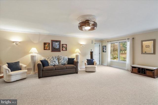 100 COTTAGE DR, Luray, VA 22835