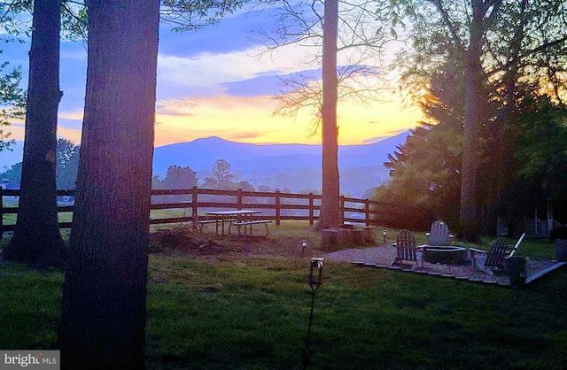 100 COTTAGE DR, Luray, VA 22835