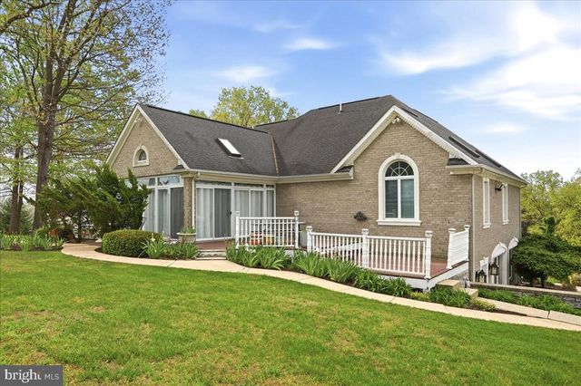 100 COTTAGE DR, Luray, VA 22835