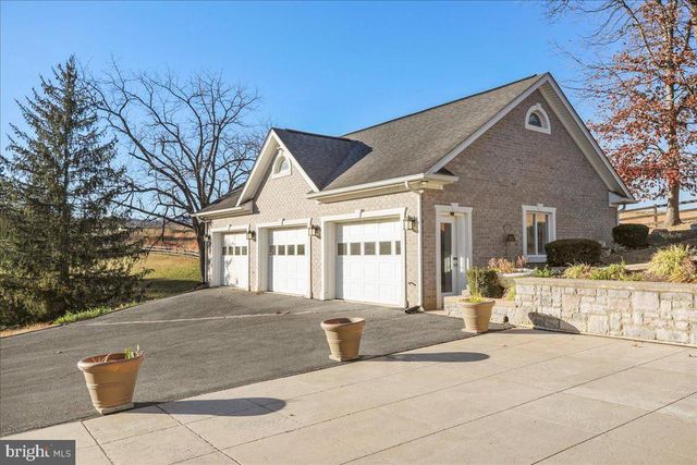 100 COTTAGE DR, Luray, VA 22835