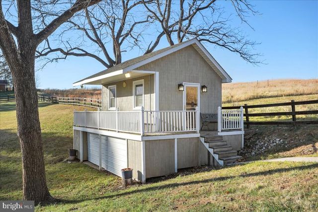 100 COTTAGE DR, Luray, VA 22835