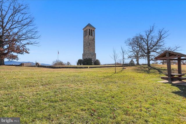 100 COTTAGE DR, Luray, VA 22835