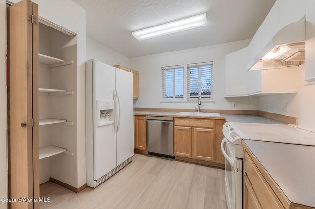 3683 E Mullan Ave, Post Falls, ID 83854