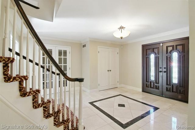 5130 Provincial Drive, Bloomfield Hills, MI 48302