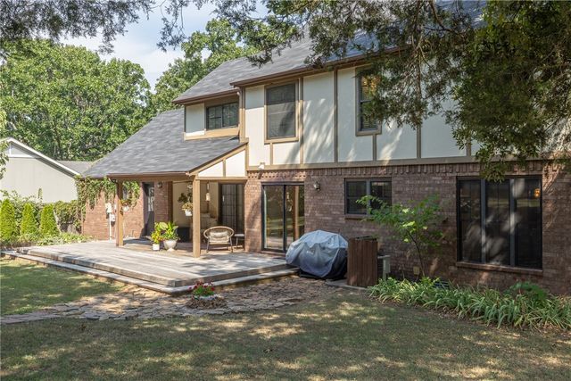 2795 E Hardy Lane, Fayetteville, AR 72703