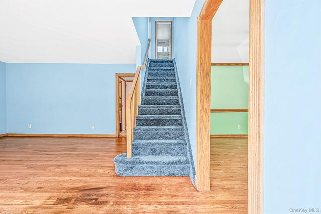 616 Pat Drive, West Islip, NY 11795