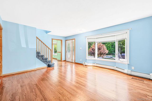 616 Pat Drive, West Islip, NY 11795