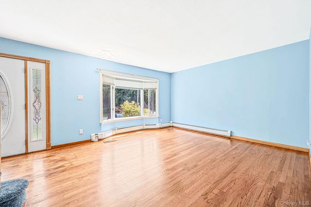 616 Pat Drive, West Islip, NY 11795