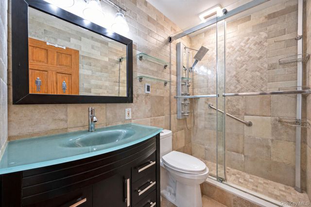 616 Pat Drive, West Islip, NY 11795