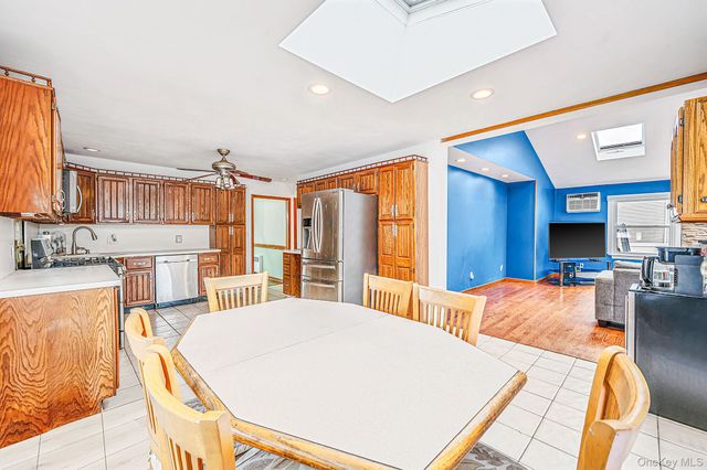 616 Pat Drive, West Islip, NY 11795