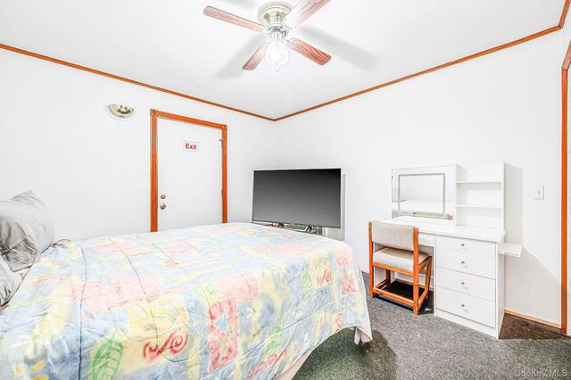 616 Pat Drive, West Islip, NY 11795