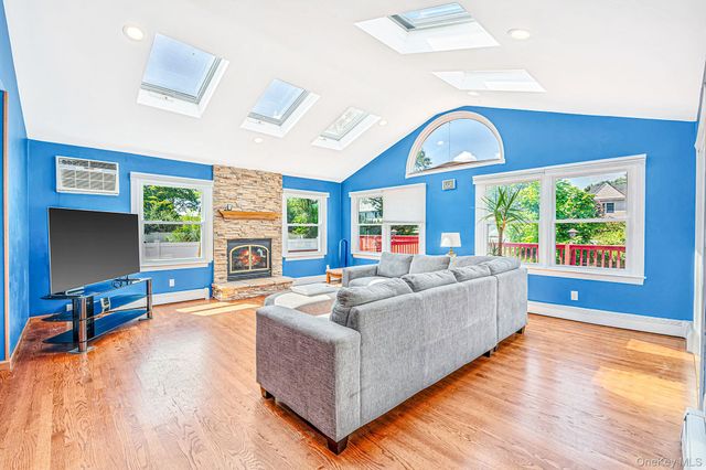 616 Pat Drive, West Islip, NY 11795