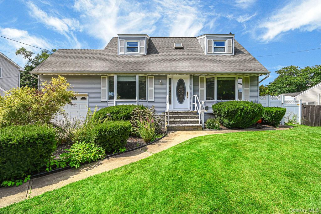 616 Pat Drive, West Islip, NY 11795 — photo 2