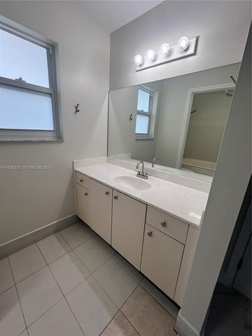 20613 SW 93rd Ave 2, Cutler Bay, FL 33189