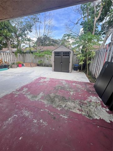 20613 SW 93rd Ave 2, Cutler Bay, FL 33189