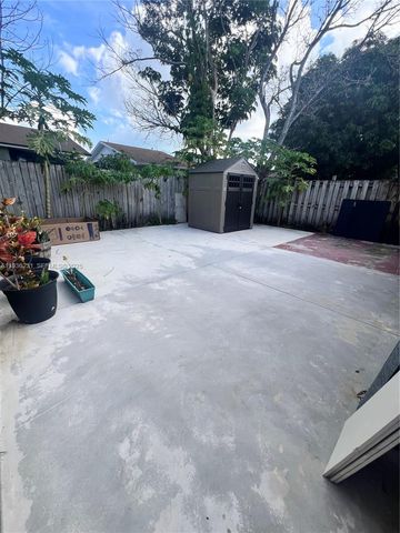 20613 SW 93rd Ave 2, Cutler Bay, FL 33189