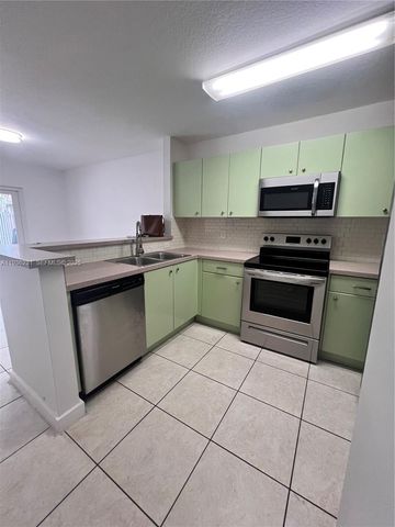 20613 SW 93rd Ave 2, Cutler Bay, FL 33189