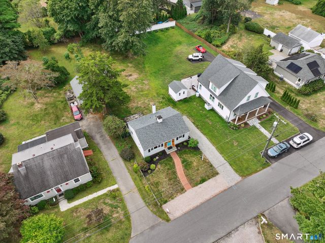 28 Church Street, Old Saybrook, CT 06475