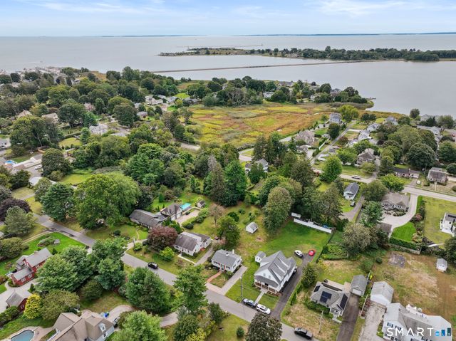 28 Church Street, Old Saybrook, CT 06475