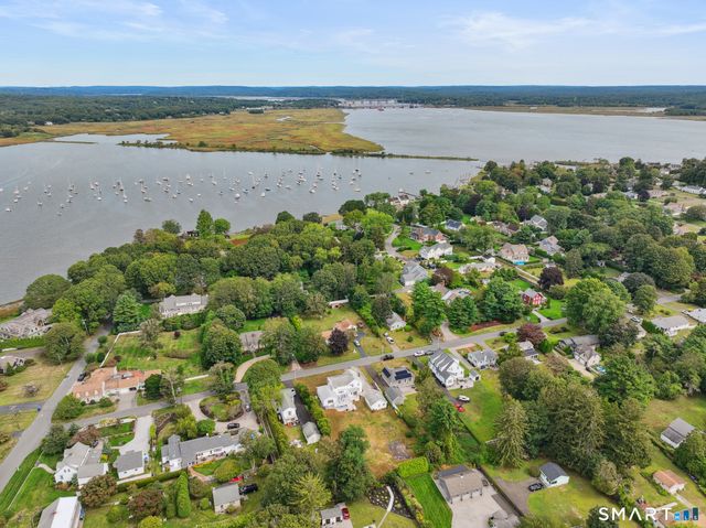 28 Church Street, Old Saybrook, CT 06475