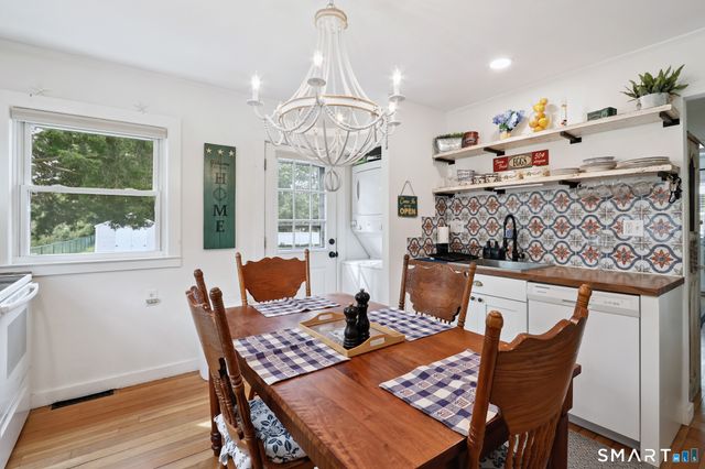 28 Church Street, Old Saybrook, CT 06475