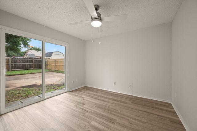 2911 Post Oak Drive, Euless, TX 76039