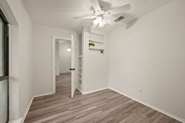 2911 Post Oak Drive, Euless, TX 76039