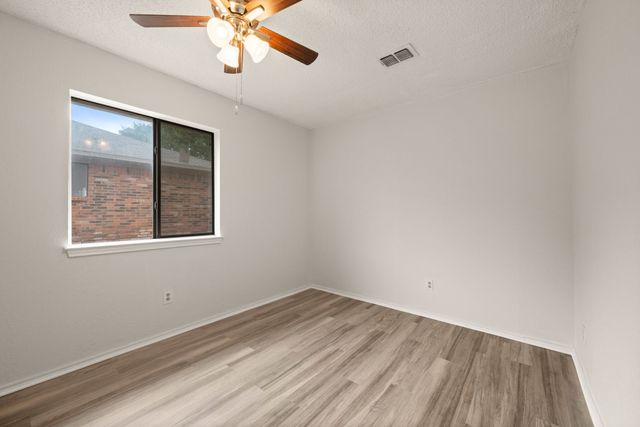 2911 Post Oak Drive, Euless, TX 76039