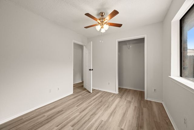 2911 Post Oak Drive, Euless, TX 76039