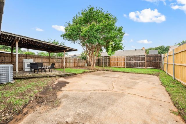 2911 Post Oak Drive, Euless, TX 76039