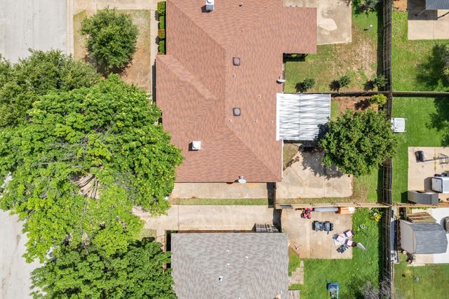 2911 Post Oak Drive, Euless, TX 76039