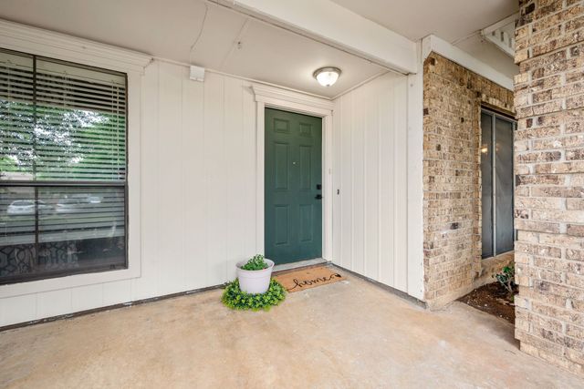 2911 Post Oak Drive, Euless, TX 76039