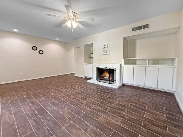 2086 Augusta Drive, Houston, TX 77057