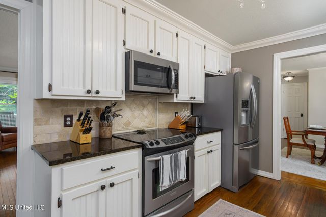 2203 S 40th Avenue, Hattiesburg, MS 39402