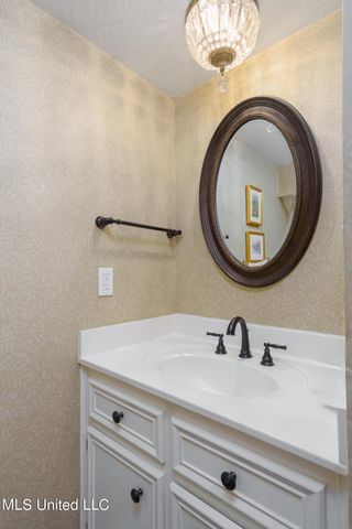 2203 S 40th Avenue, Hattiesburg, MS 39402